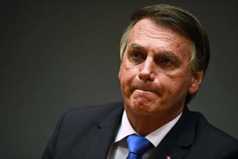 Bolsonaro indagato per aver molestato una balena