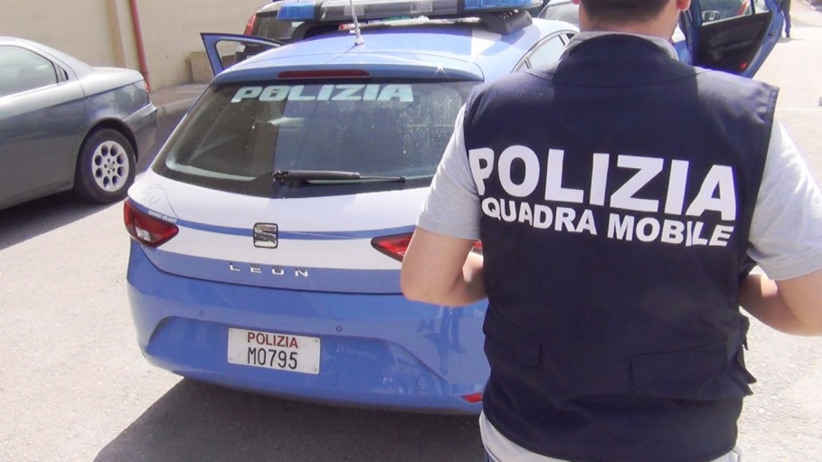 polizia squadra mobile 2 1 1 Dd2oMl