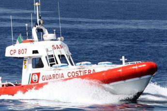 Incidente a La Maddalena gommone sugli scogli morto giovane militare