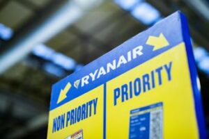 Ryanair rimborsera consumatori per costi extra check in