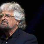 Beppe Grillo dimissioni in stand by deve sottoporsi a terapia