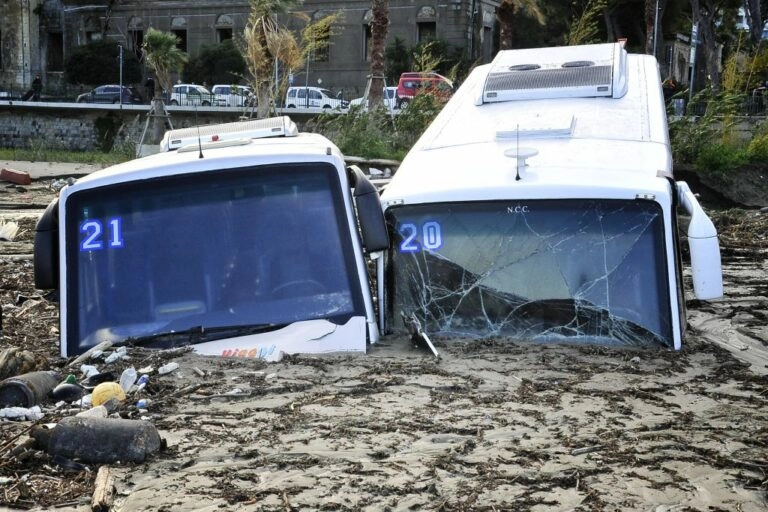 3ischiaprorogatafinoadomaniallertameteo341cittadinisfollati