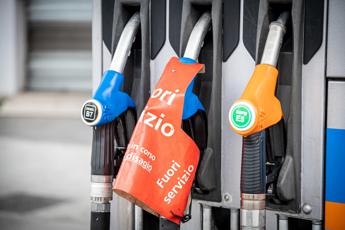 Benzina e diesel prezzi ancora in rialzo rincari anche per il Gpl