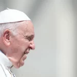 3papafrancescotristevederelachiesacomeunparlamento 1aBqI2