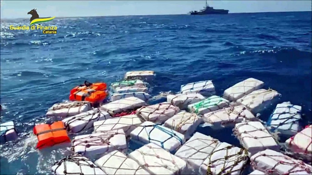 catania ritrovate e sequestrate due tonnellate di cocaina in mare