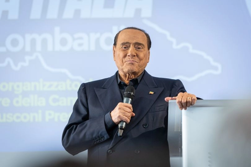 4perberlusconinottetranquillaesituazionestabile DnaT7q