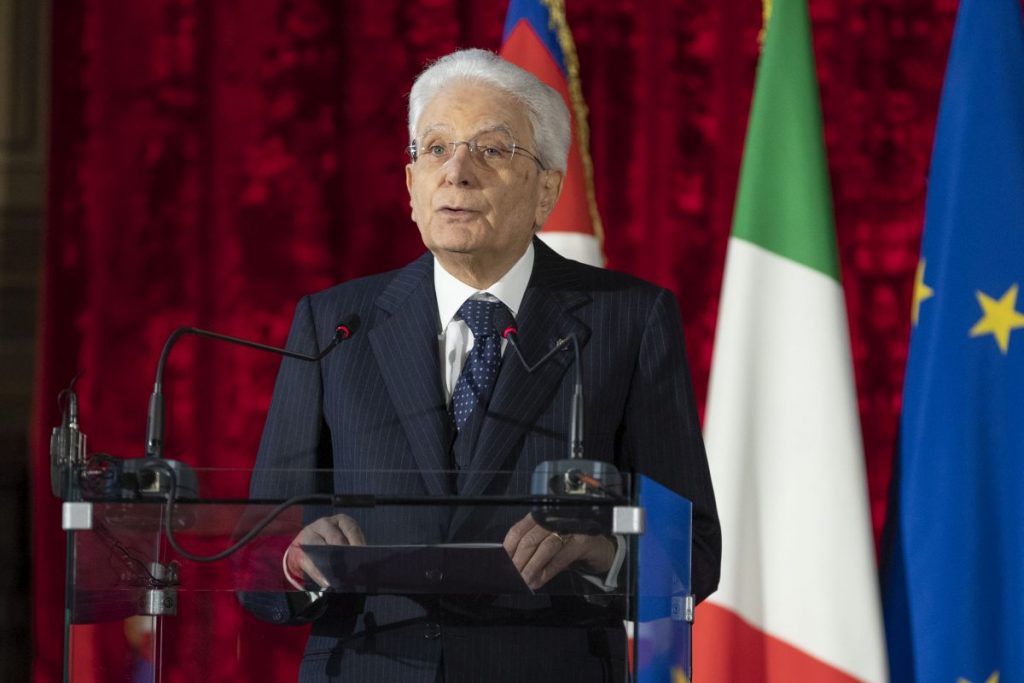 Mattarella Napoli mCggWV