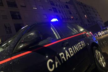 Rapina in villa a Latina in sei armati di bastone minacciano coniugi indagini