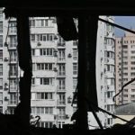 Ucraina Russia ancora droni contro Kiev palazzo incendiato