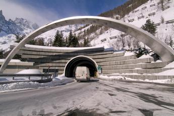 Traforo del Monte Bianco chiusura dal 2 settembre al 16 dicembre per lavori