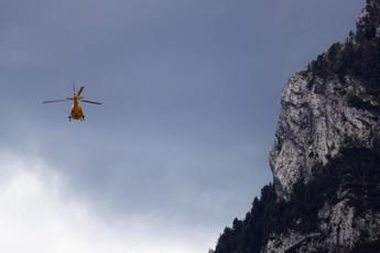 Tragedia sulle Torri del Camp alpinista esce per fotografare tramonto ma precipita e muore