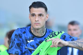 Atalanta Scamacca operato oggi dopo infortunio al ginocchio