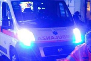 Auto giu da cavalcavia nel barese morti un 24enne e una 21enne