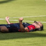 Foto dal Sito Facebook del Cagliari Calcio. Esultanza di Tommaso Pavoletti sfinito