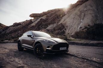 Aston Martin DBX707 il Super SUV lussuoso