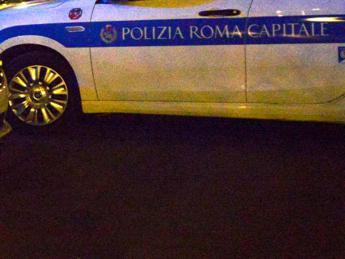 Roma contromano su via Pontina provoca tre incidenti fermato 86enne