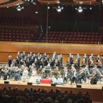 Attivisti Ultima Generazione su palco Santa Cecilia durante Messiah di Haendel