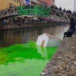 Clima parla lattivista di Xr La Cop28 ci ha deluso cosi abbiamo colorato di verde i fiumi nelle citta