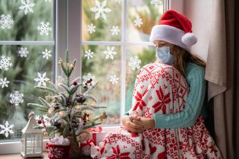 Covid e influenza Natale a letto per un milione di italiani cosa fare i consigli degli esperti