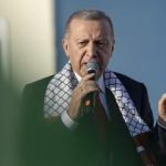 Erdogan Netanyahu come Hitler. Il premier israeliano No giudizi morali da genocida