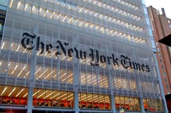 Giornalismo contro intelligenza artificiale il New York Times denuncia OpenAI