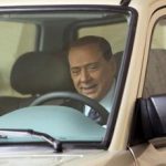 La Russa vende la Uaz Patriot di Berlusconi la compro dopo aver perso scommessa con Putin