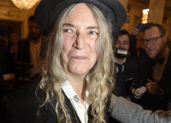 Malore per Patti Smith annullato concerto a Bologna