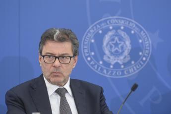 Mes la versione di Giorgetti non convince le opposizioni Si dimetta