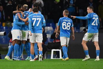 Napoli Cagliari 2 1 decidono i gol di Osimhen e Kvaratskhelia