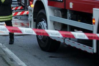 Palermo 22enne vola giu dal ponte con lauto muore travolto da furgone