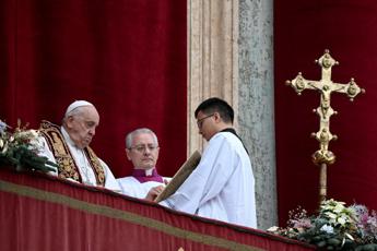 Papa Francesco appello per Gaza e ostaggi Stragi di innocenti no alle armi