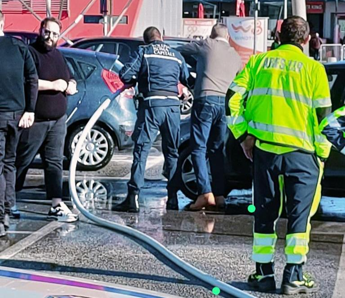 Roma auto gpl in fiamme a Castelromano polizia locale interviene nessun ferito