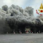 Roma vasto incendio in impianto rifiuti a Malagrotta