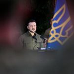 Ucraina cala del 20 fiducia in Zelensky e il capo dellEsercito Zaluzhny torna a criticarlo