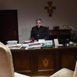 Vaticano cardinale Becciu condannato a 5 anni e 6 mesi di reclusione