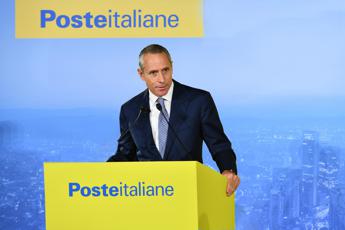 Poste nel 2023 utile netto 221 a 19 miliardi ricavi 54 a 12 miliardi