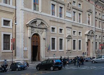 Allarme bomba al ministero della Cultura evacuato edificio