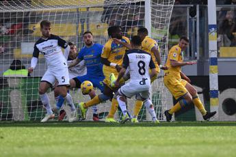 Frosinone Lecce 1 1 gol di Cheddira e rigore di Krstovic