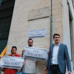 Roma la strada diventa via Navalny davanti allambasciata russa