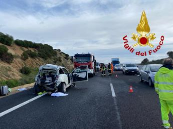 Sardegna schianto fra due auto sulla Sassari Olbia un morto e due feriti