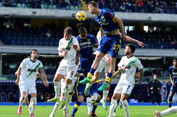 Verona Sassuolo 1 0 Swiderski decide la salvezza