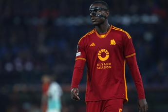 Udinese Roma malore per Ndicka partita sospesa