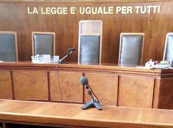 Abusi sessuali su 9 pazienti medico a processo con giudizio immediato