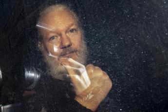 Assange potra fare appello contro lestradizione in Usa la decisione dellAlta Corte britannica