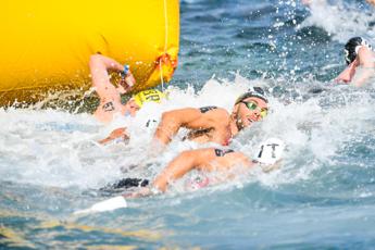 Coppa del Mondo di Nuoto in acque libere il francese Olivier e la brasiliana Cunha vincono la 10 km a Golfo Aranci