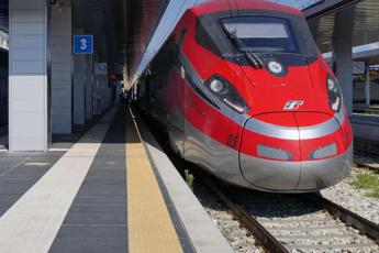 Ferrovie sciopero del 19 e 20 maggio. Salvini firma la precettazione