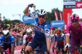 Giro dItalia Merlier vince allo sprint la 18esima tappa Pogacar sempre in rosa