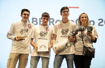 LIstituto J.F. Kennedy di Pordenone vince lAbb RoboCup 2024