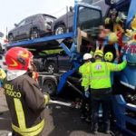 Maxi incidente sullautostrada A1 due morti in uno scontro tra quattro tir e tre auto