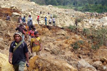 Papua Nuova Guinea frana seppellisce intero villaggio. Almeno 2.000 sotto fango e rocce